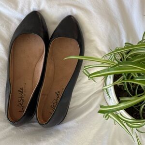 Life Stride Women's Classic Black Flats, size 10W